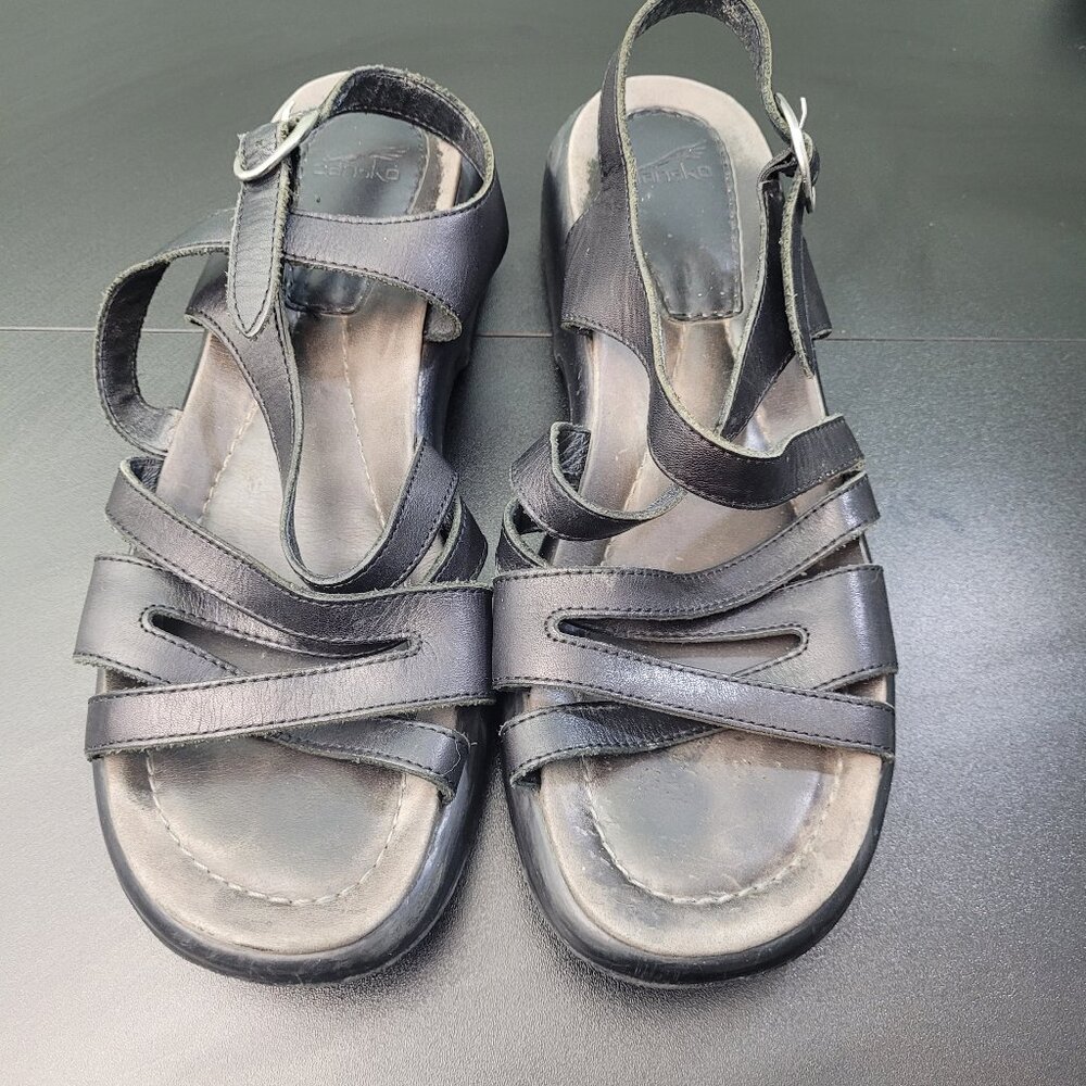 Dansko Chunky Strappy Sandal Black size 10 us or 42